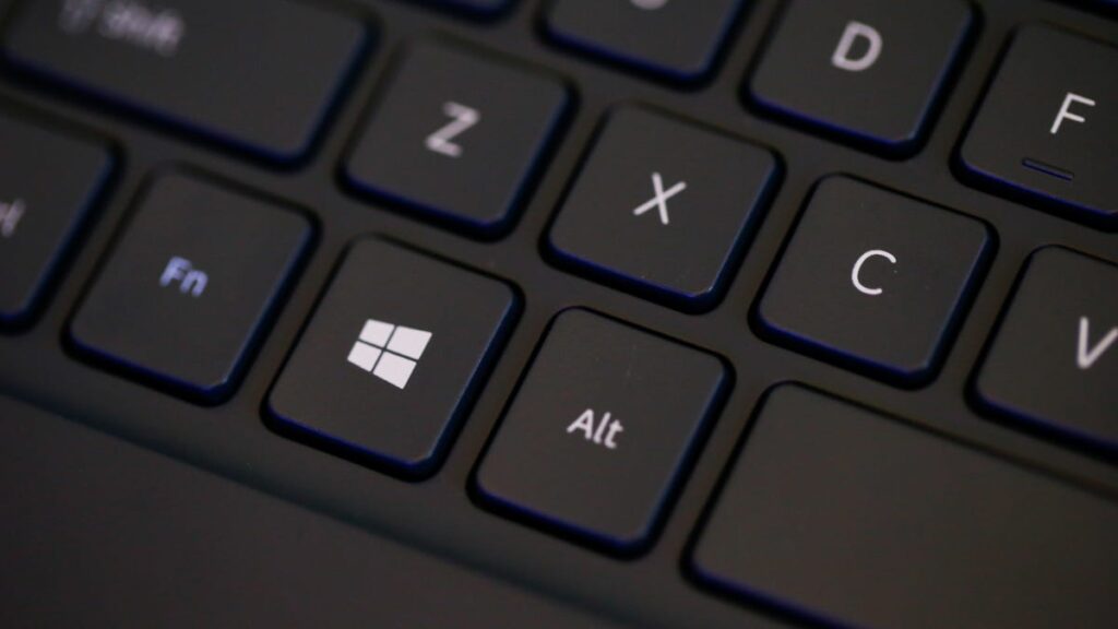 How you (and Elon Musk) can set up Windows 11 without a Microsoft account